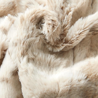 Quiche Faux Fur Throw