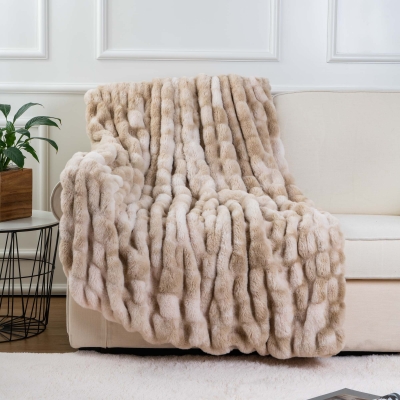 Tenor Faux Fur Throw