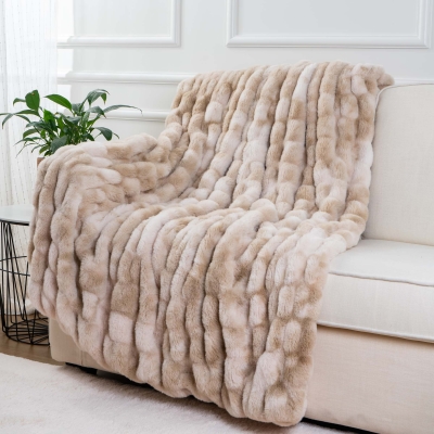 Tenor Faux Fur Throw